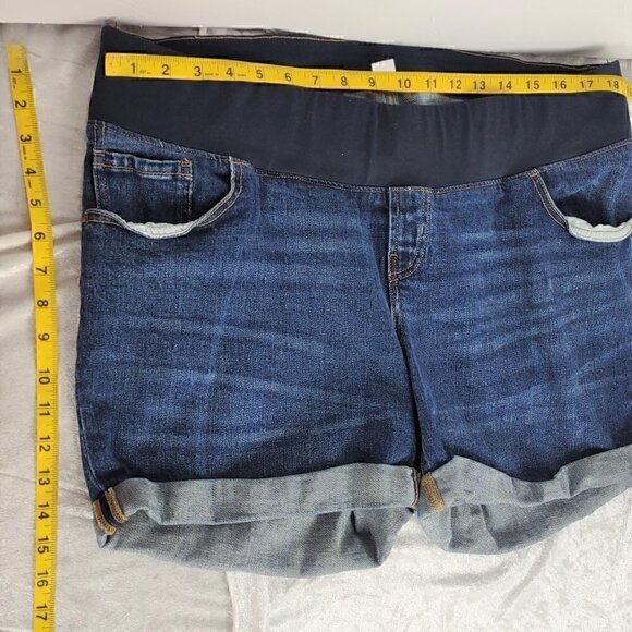 Old Navy Maternity Low Front Panel O.G. Straight Blue Jean Shorts Size 16 - Picture 2 of 5